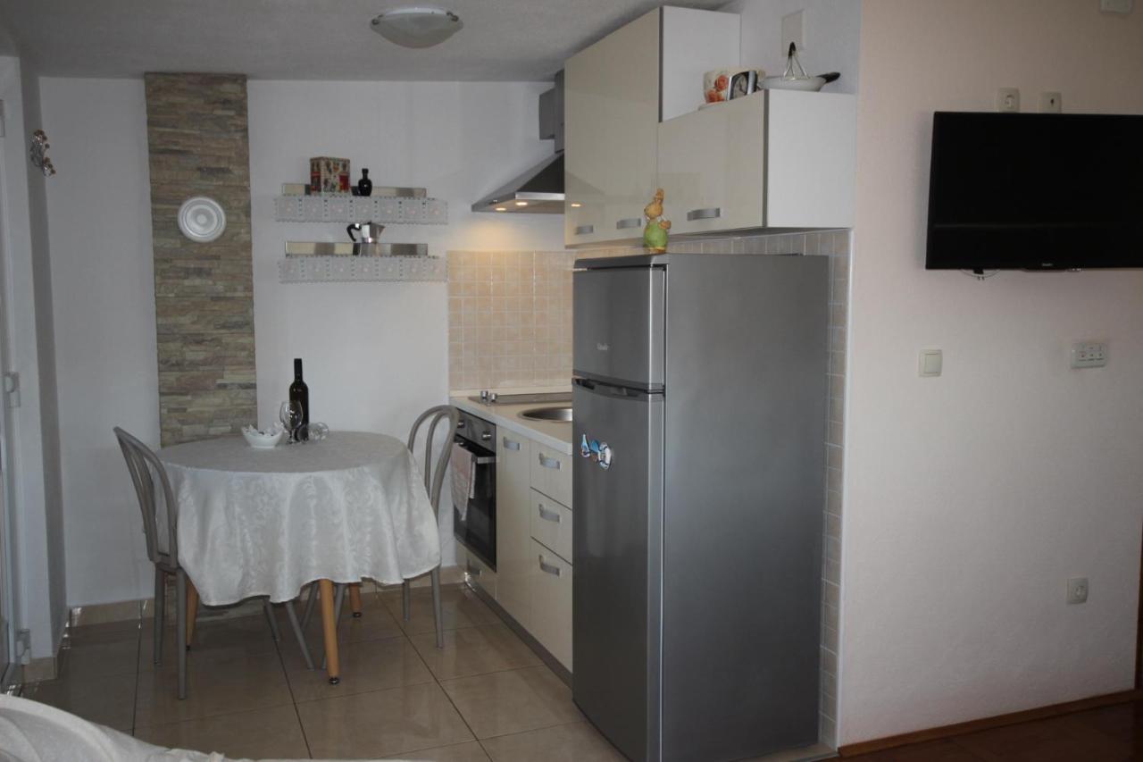 Apartmani Marijana Lozovac Exterior foto