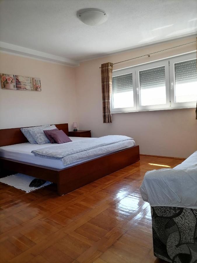 Apartmani Marijana Lozovac Exterior foto