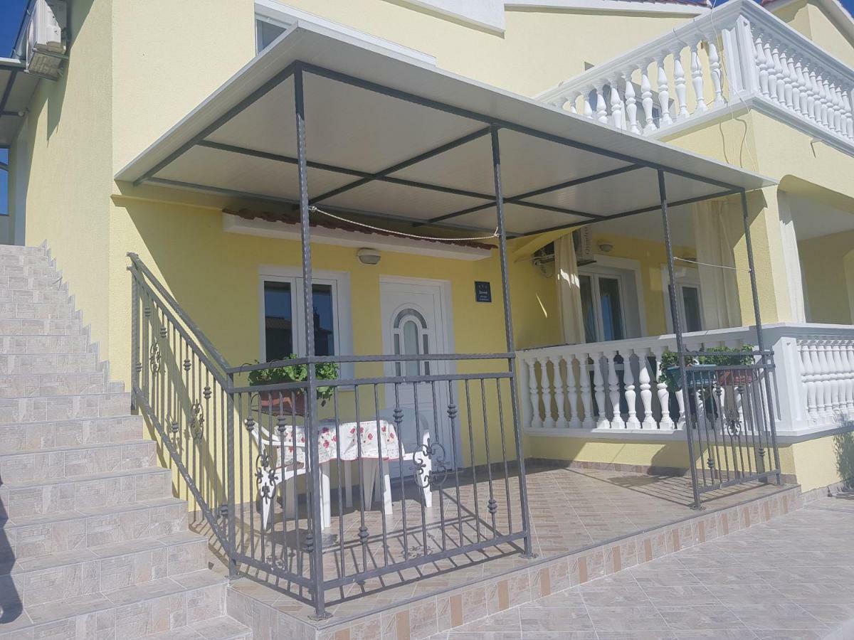 Apartmani Marijana Lozovac Exterior foto